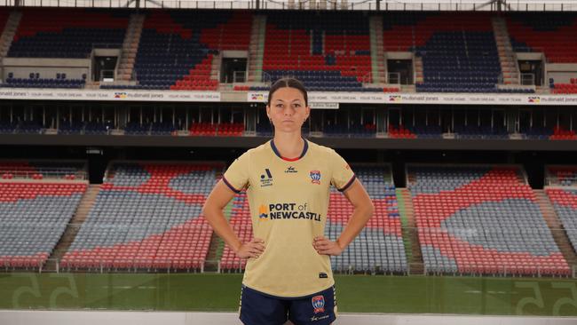 Chloe Walandouw of the Emerging Jets. Photo: Grant Sproule | Newcastle Jets