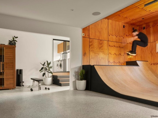 Fanning gets his skates on at new $3m home