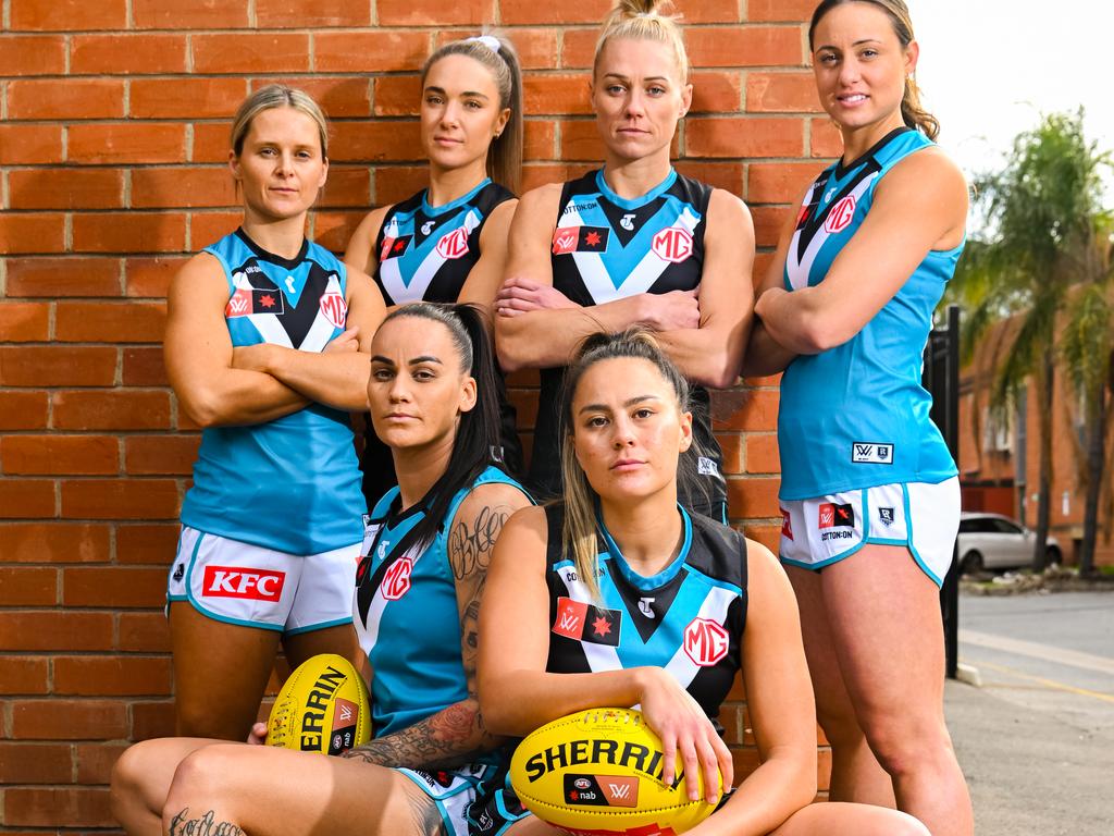 Erin Philips, back, second from right, picture with her teammates Kate Surman, Gemma Houghton, Hannah Dunn, Justine Mules and Indy Tahau. Picture: Morgan Sette