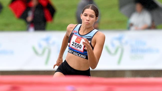 Izobelle Louison-Roe of Port Hacking at the NSW Little Athletics state championship.