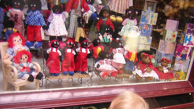 Dafel dolls & store bears