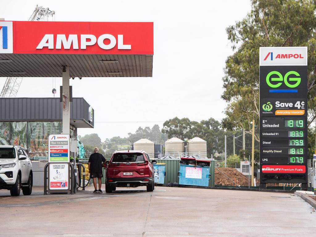 Regular unleaded petrol cost an average of 189.1 cents a litre across Sydney on Wednesday. Picture: Daily Telegraph/ Monique Harmer