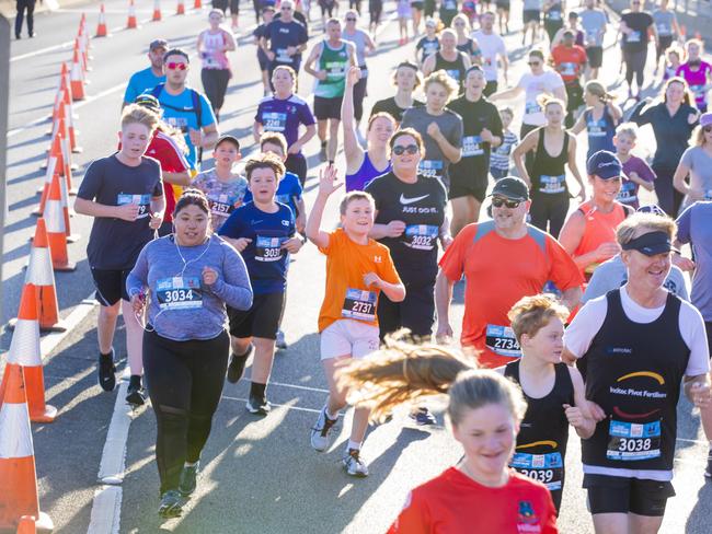 Run the Bridge Fun Run 2020 across Tasman Bridge. Picture: RICHARD JUPE