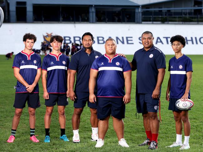 Stevie & Toutai Kefu (centre), with students L to R, Seamus Boakes - 17yrs, Paddy McNally 17yrs, Havea Takai 17yrs, Marley Ngatai 17yrs, are members of the Brisbane State High First XV rugby team, West End, Thursday 28th March 2024 - Photo Steve Pohlner