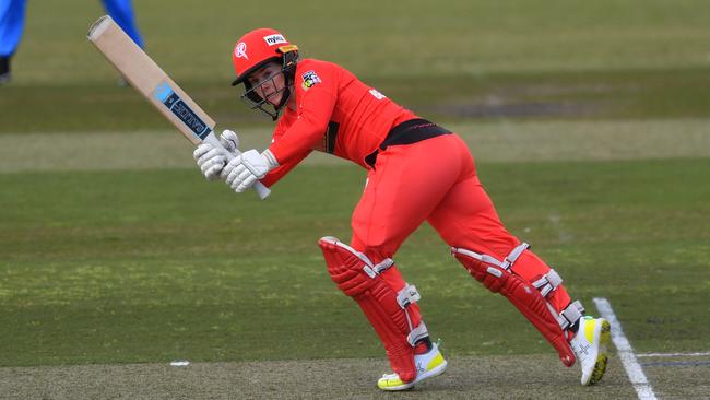 Claire Koski of the Melbourne Renegades during the WBBL match against Adelaide Strikers October 19, 2019. (AAP Image/David Mariuz)