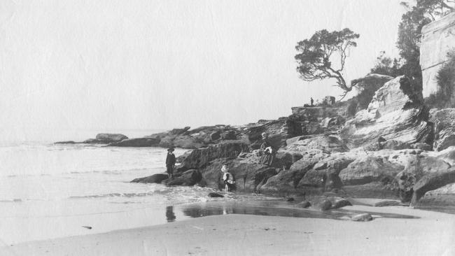 The southern end of Manly Beach before Marine Parade was built. Photo Northern Beaches Library