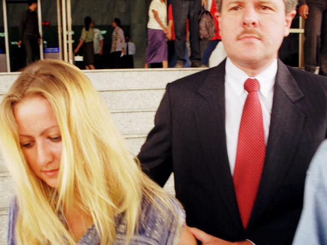 Accused Australian drug smuggler Lisa Marie Smith leaves Bangkok's Criminal Court in June 1996 after pleading not guilty.