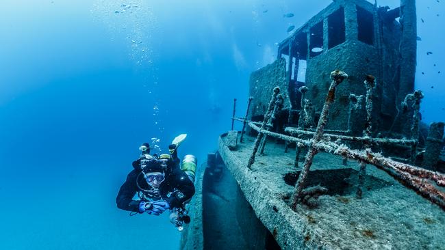 The shop wreck ROZI in Malta.