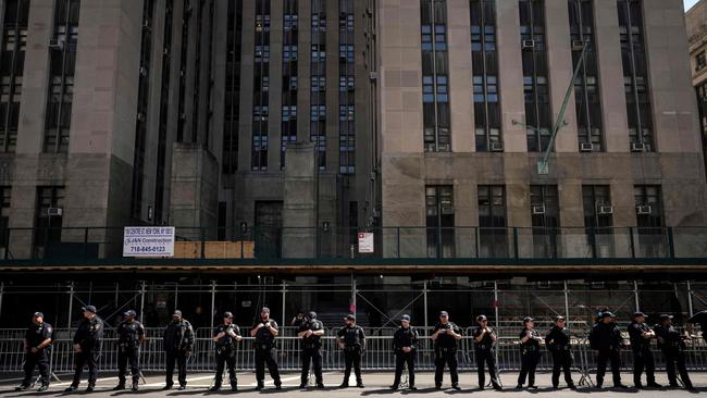 Court police line the outside of Manhattan Criminal Courthouse during an arraignment hearing for former US President Donald Trump on April 04, 2023.