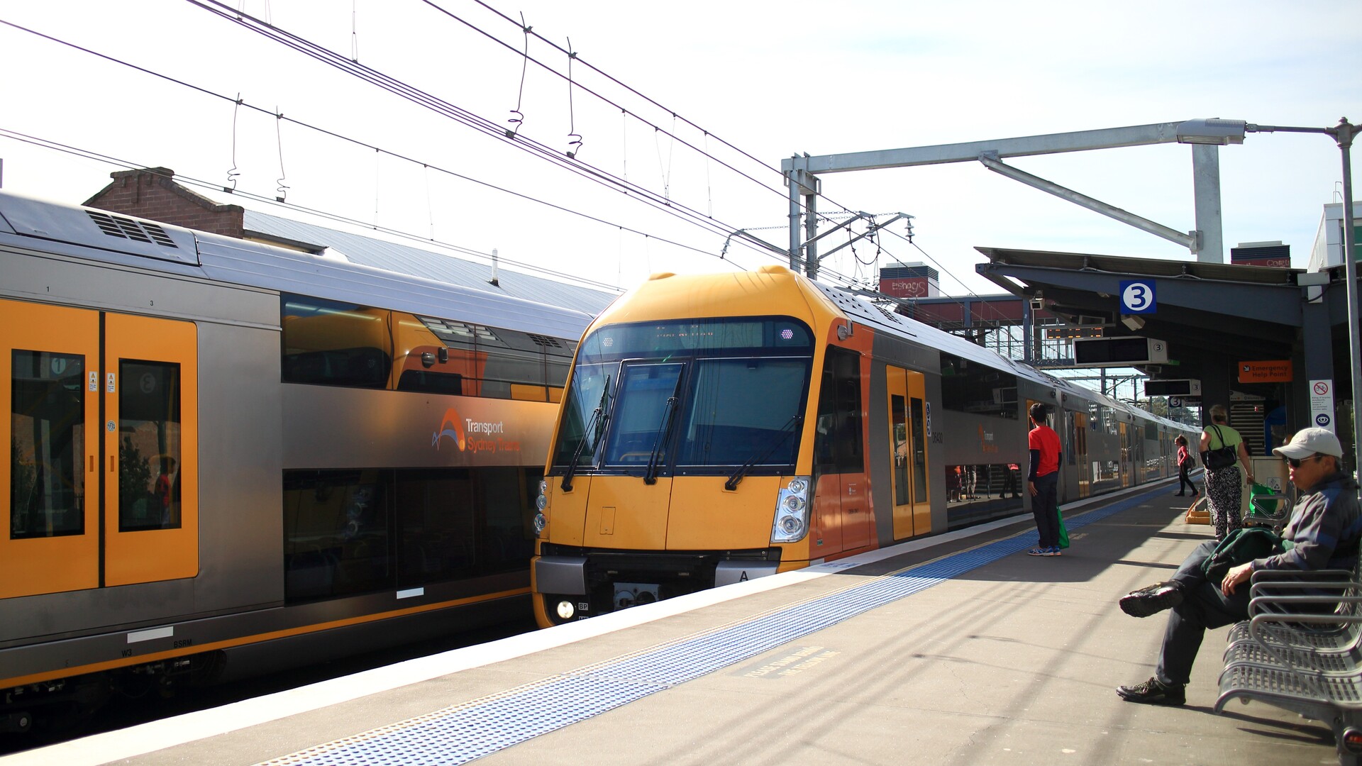 Sydney rail workers face pay cuts for strike action as wage dispute escalates