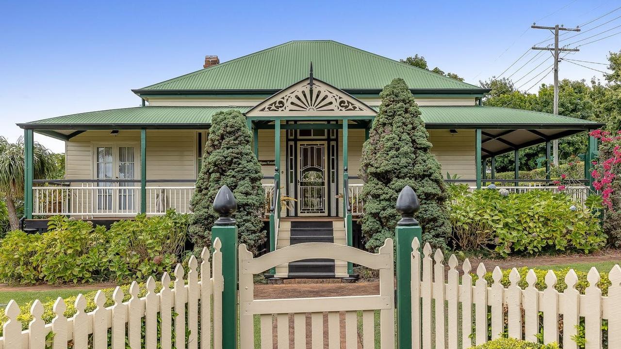 81 Jellicoe Street, North Toowoomba.