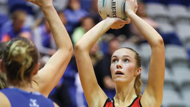 Emily Andrew from the Southern Saints in the Victorian Netball League