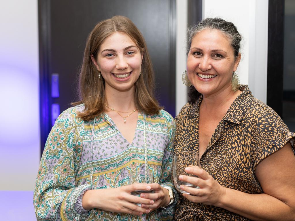 Leah Cloke, Diana Condylas.