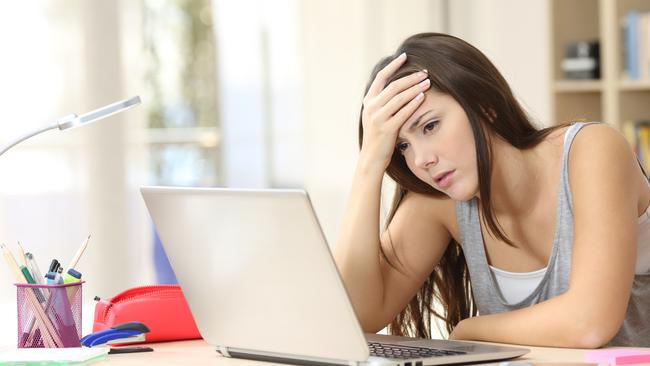 Online students should take a break when they identify their motivation is waning. 