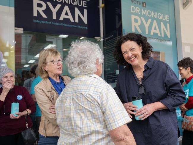 MELBOURNE, AUSTRALIA- NewsWire Photos- MAY 4, 2025. Monique Ryan with her supporters Malvern Campaign office the day after the Federal election. Picture: Tony Gough/ NewsWire