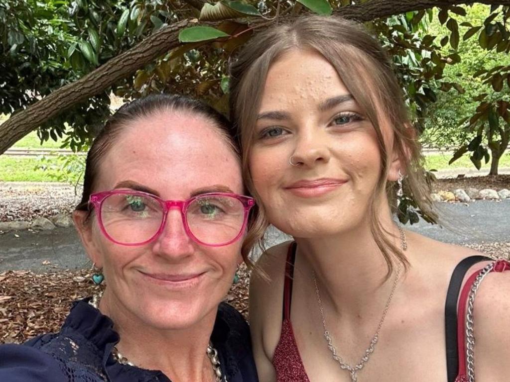 Missing Bundaberg teenager Pheobe Bishop with her mother Kylie Johnson. Picture: Facebook