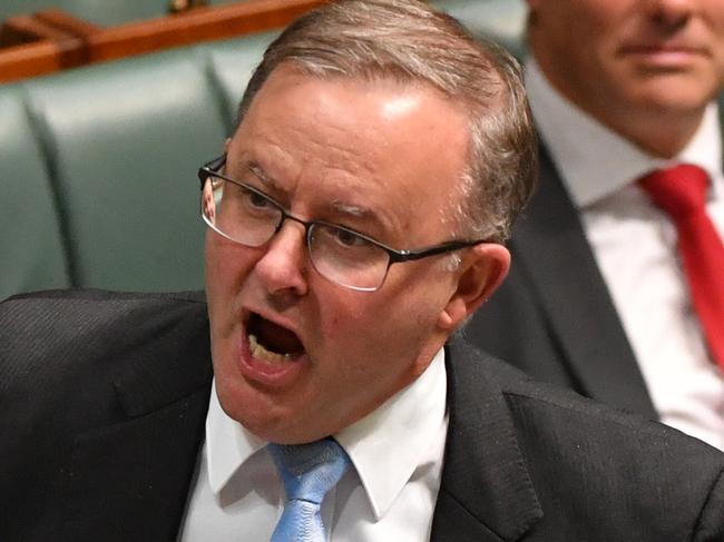 Shadow Minister for Infrastructure Anthony Albanese and Leader of the Opposition Bill Shorten during Question Time in the House of Representatives at Parliament House in Canberra, Thursday, May 24, 2018. (AAP Image/Mick Tsikas) NO ARCHIVING