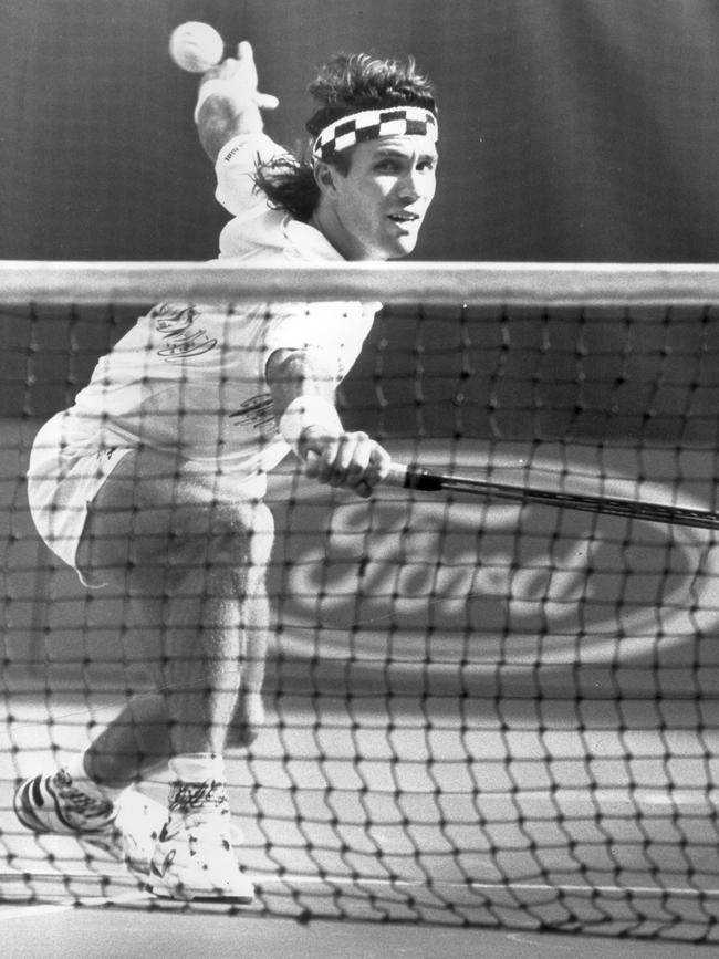 Pat Cash during his five-sets loss at the 1988 Australian Open final.