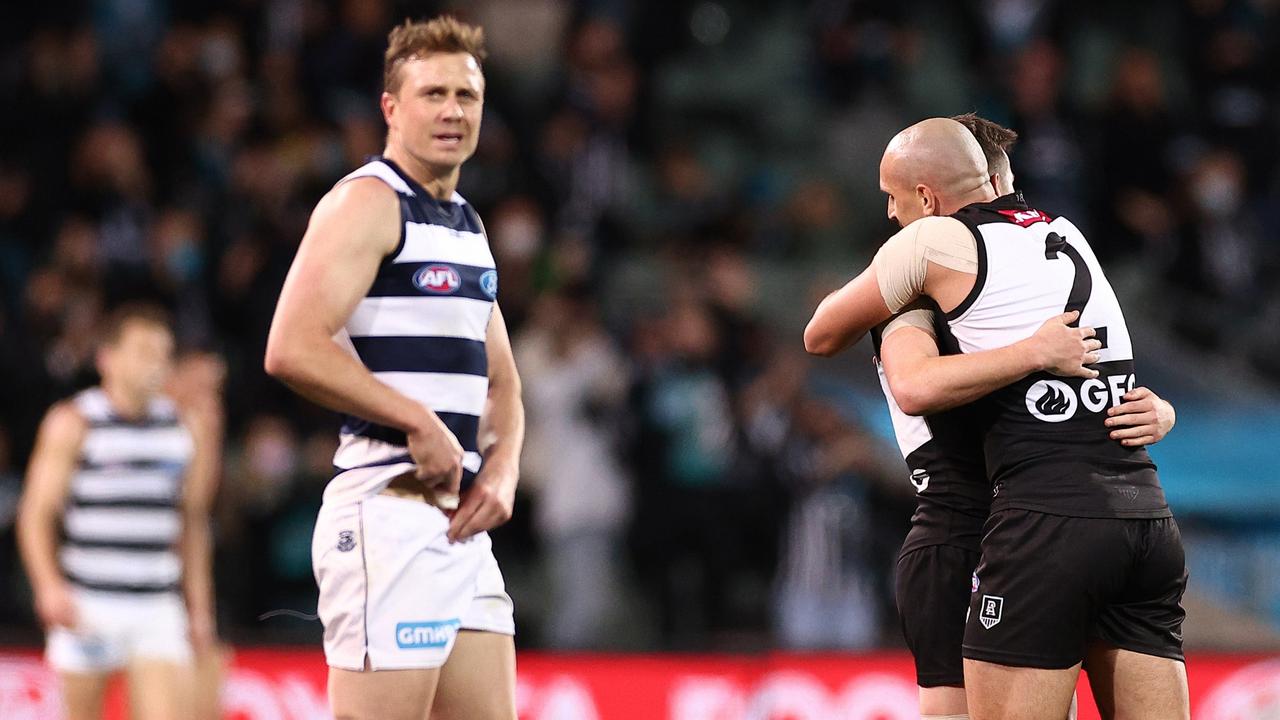 29 Official 2021 Geelong Cats AFL Jersey signed by squad