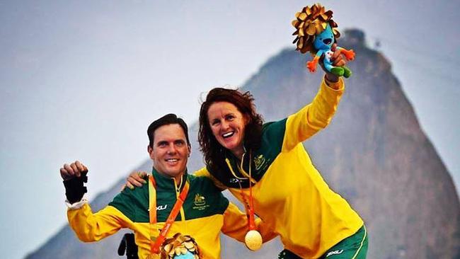 Liesl Tesch and Dan Fitzgibbons with their gold medals in Rio.