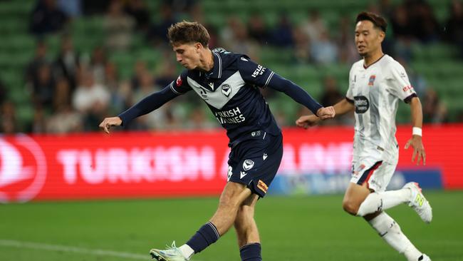 MELBOURNE, AUSTRALIA – MAY 04: Kasey Bos of the Victory shoots on goal during the round 29 A-League Men match between Melbourne Victory and Newcastle Jets at AAMI Park, on May 04, 2025, in Melbourne, Australia. (Photo by Robert Cianflone/Getty Images)