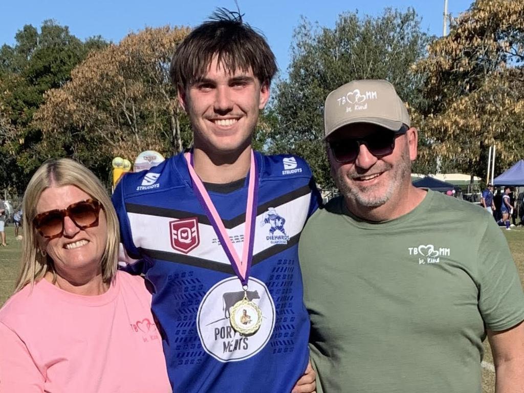 Jace Bennett receives the Gladstone Valleys reserve grade Player of the Match award from Annmaree and Gerry Black at the Norths Chargersâ&#128;&#153; inaugural TBMMBEKIND Day at the Gymmy Grounds, Rockhampton, on July 20, 2024.