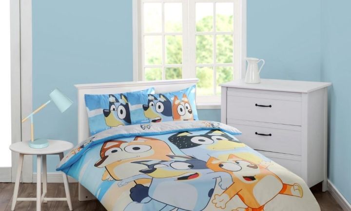 spotlight cot quilt cover