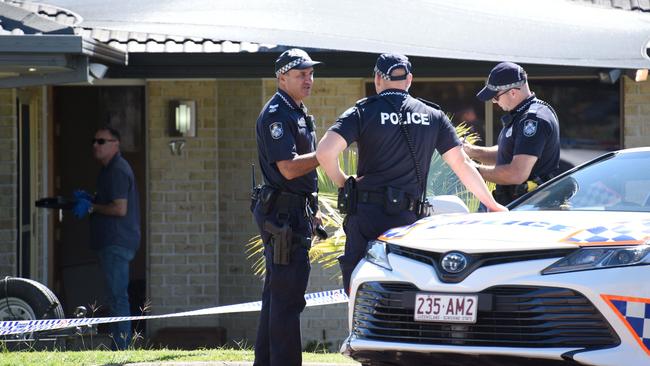 Police at the scene at Spikes Court, Arundel. Picture: NCA NewsWire / Steve Holland