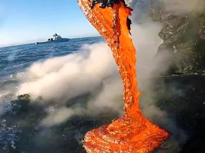 Volcano creates new island