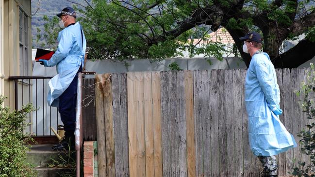 ADF personnel joined the NSW Police Force in the Illawarra, as part of an expansion of the COVID-19 welfare and compliance checks across NSW. Picture: NSW Police