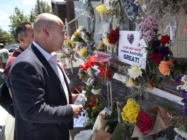 Josh Frydenberg visited the synagogue on Sunday. Picture: David Crosling