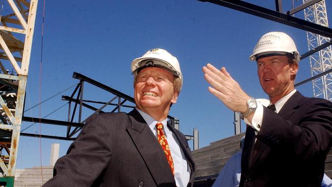 Premier Peter Beattie touring the Gold Coast Convention Centre site with General Manager Peter Trathen