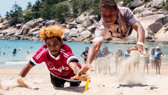 NRL Cowboys House boarding students from some of Queensland’s most remote communities enjoyed a ’Big Day Out’ focused on water safety on picturesque Magnetic Island, in partnership with SeaLink.