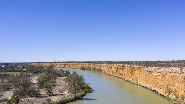 The Murray near Swan Reach: Picture Simon Cross