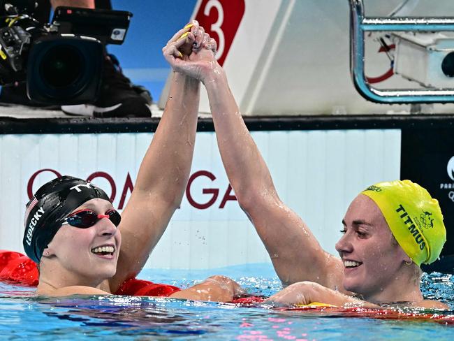 Katie Ledecky beat Ariarne Titmus to gold in the 800m freestyle. Picture: Manan Vatsyayana/AFP