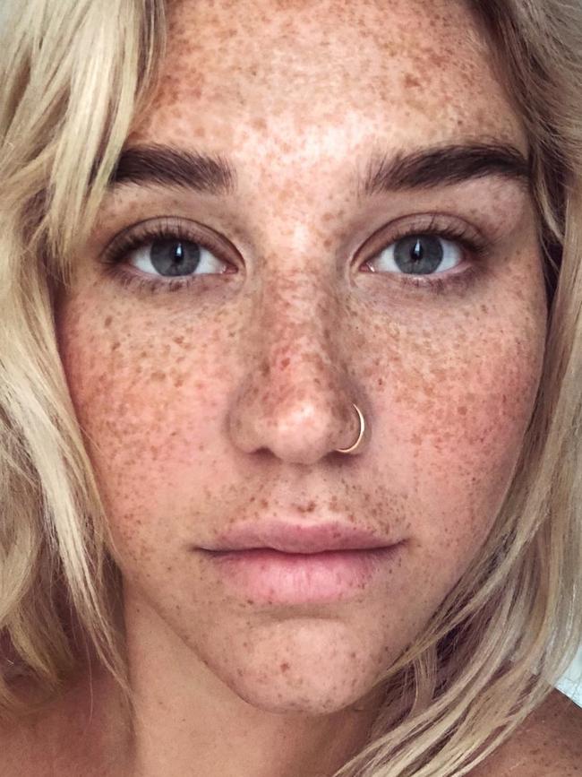 Kesha make-up free on Instagram @iiswhoiis