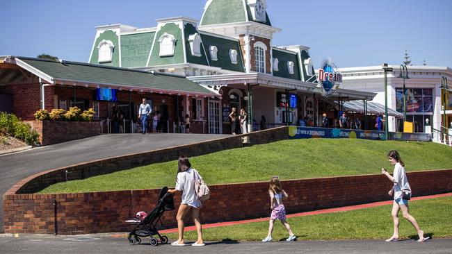 A woman has been mauled by a tiger at Dreamworld this morning. Picture: Nigel Hallett.