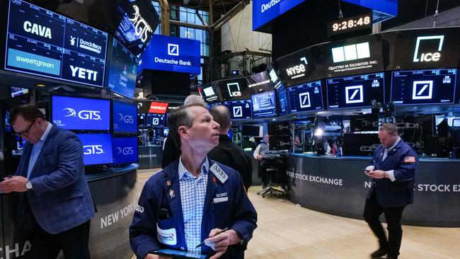 NEW YORK, NEW YORK - MARCH 07: Traders work on the floor of the New York Stock Exchange (NYSE) on March 07, 2025 in New York City. The Dow was mixed in morning trading as confusion over the Trump administration's tariff policy continued to spook investors and global markets.   Spencer Platt/Getty Images/AFP (Photo by SPENCER PLATT / GETTY IMAGES NORTH AMERICA / Getty Images via AFP)