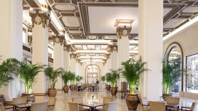 The Peninsula Hong Kong lobby