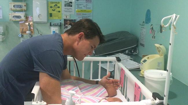 Sunday Night reporter Alex Cullen and his newborn twin daughters Audrey and Evie at the neonatal ward at The Royal Hospital for Women. Picture: 7NEWS