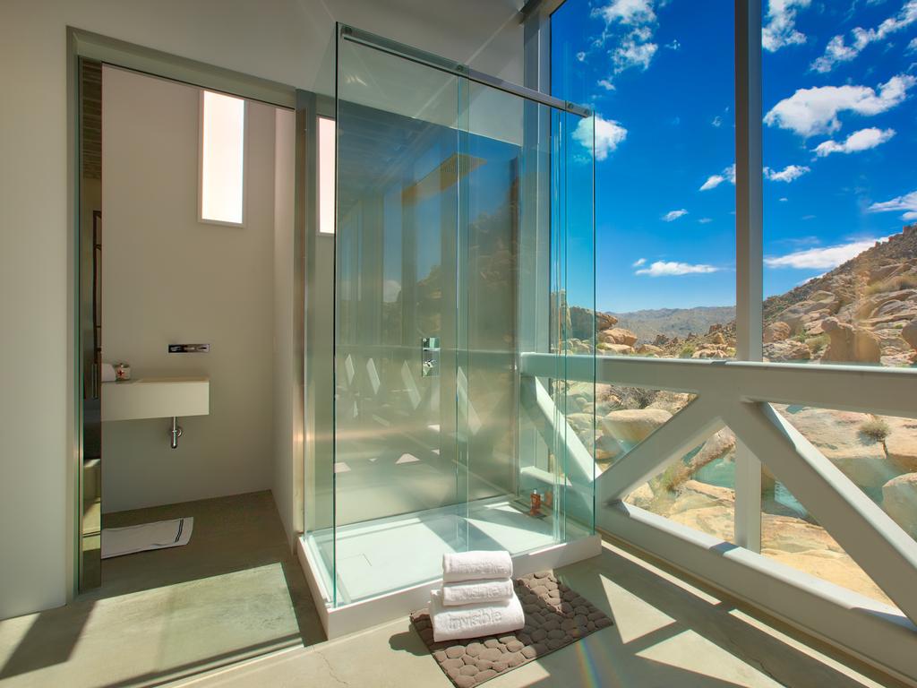 Shower with a view. Picture: Brian Ashby via TopTenRealEstateDeals