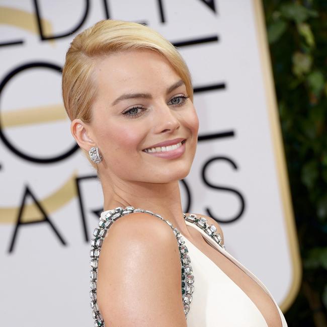 Australian actress Margot Robbie arrives for the 2014 Golden Globe Awards in Beverly Hills, California. Photo EPA/PAUL BUCK.