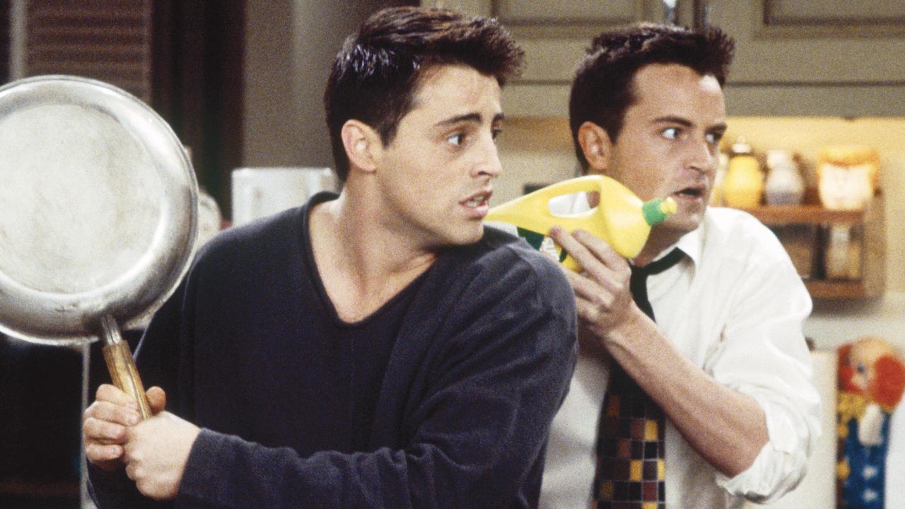 Perry’s Chandler Bing (seen here alongside Matt LeBlanc’s Joey Tribbiani (L)) was a fan-favourite character on <i>Friends</i>. Picture: Brian D. McLaughlin/NBC/NBCU Photo Bank via Getty Images.