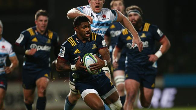 Waisake Naholo of the Highlanders makes a break against the Waratahs on Friday night. Picture: Getty Images