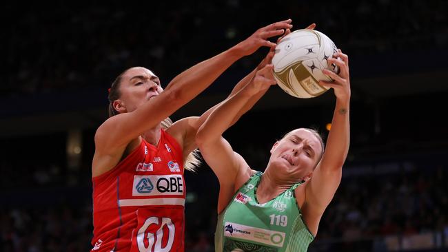 SYDNEY, AUSTRALIA - JULY 01: Sarah Klau of the Swifts and Sasha Glasgow of the Fever competes for the ball during the Super Netball Preliminary Final match between NSW Swifts and West Coast Fever at Qudos Bank Arena, on July 01, 2023, in Sydney, Australia. (Photo by May Bailey/Getty Images)