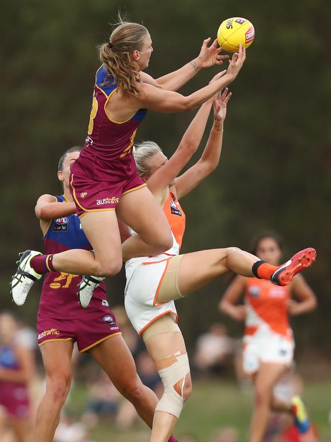 Kate Lutkins marks over Christina Bernardi.