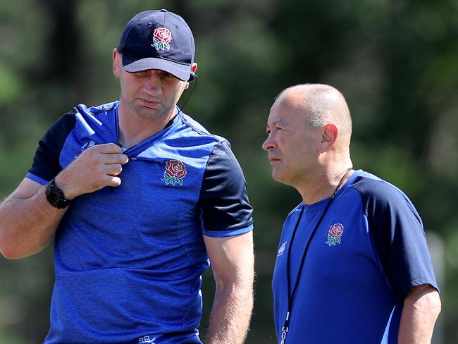 MIYAZAKI, JAPAN - OCTOBER 12:  Eddie Jones, (R) the England head coach, looks on with the forwards coach Steve Borthwick during the England training session held on October 12, 2019 in Miyazaki, Japan. (Photo by David Rogers/Getty Images)