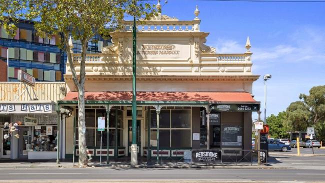 The former "Bendigo Antique Market" on High St in Bendigo's CBD has hit the market for $1.25m. Picture: Priority1 Property.