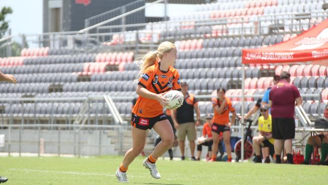 Kameryn Bray on the move for Tigers this season in the Harvey Norman under-17s.