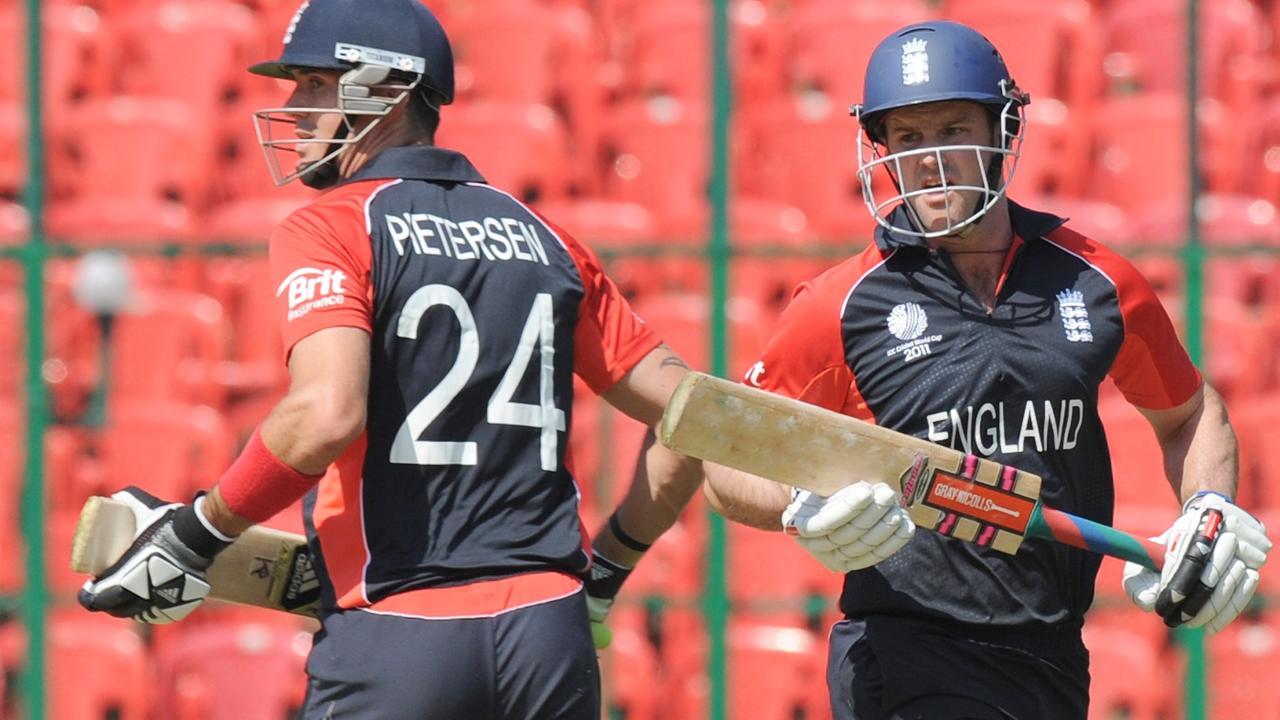 Andrew Strauss Apologises For Swearing About Kevin Pietersen During ...